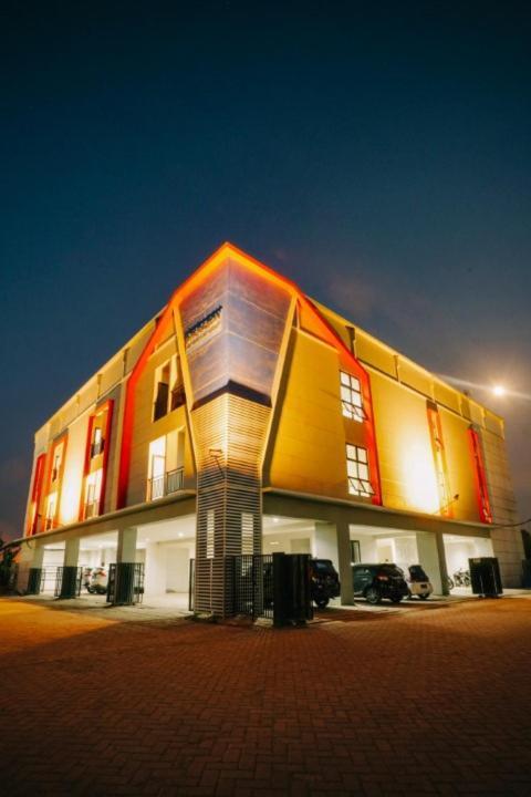Dparagon Kalijudan Surabaia Exterior foto